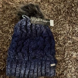 Knit Pom hat women’s size one size